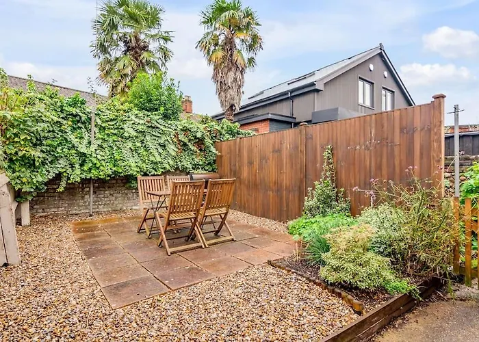 Stylish 2 Bed City Centre House