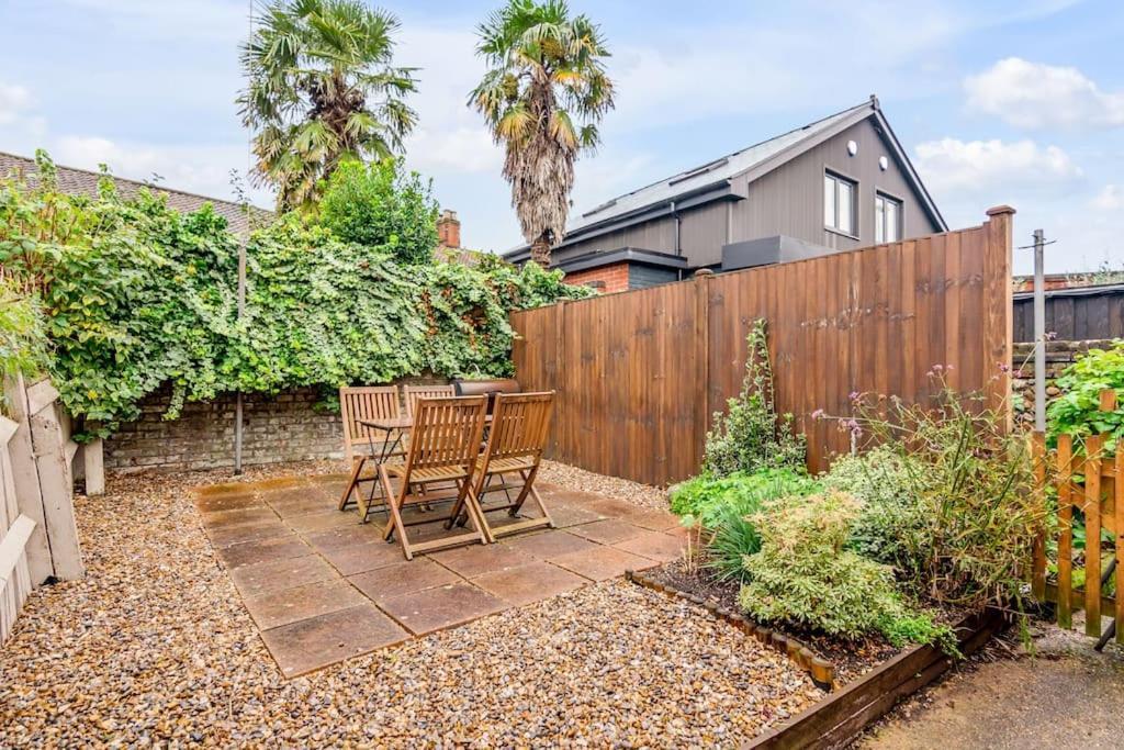 Stylish 2 Bed Centre House Holiday home Norwich