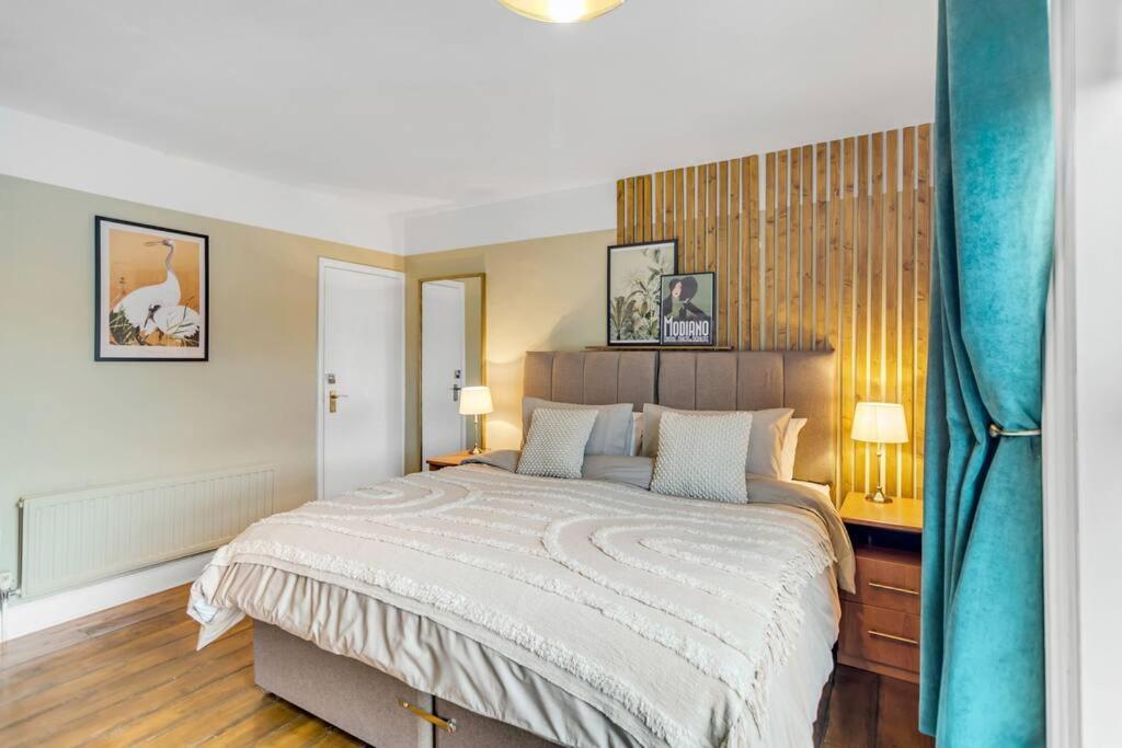 Stylish 2 Bed Centre House Holiday home