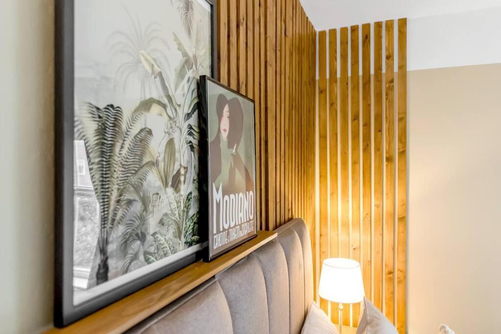 Stylish 2 Bed Centre House *