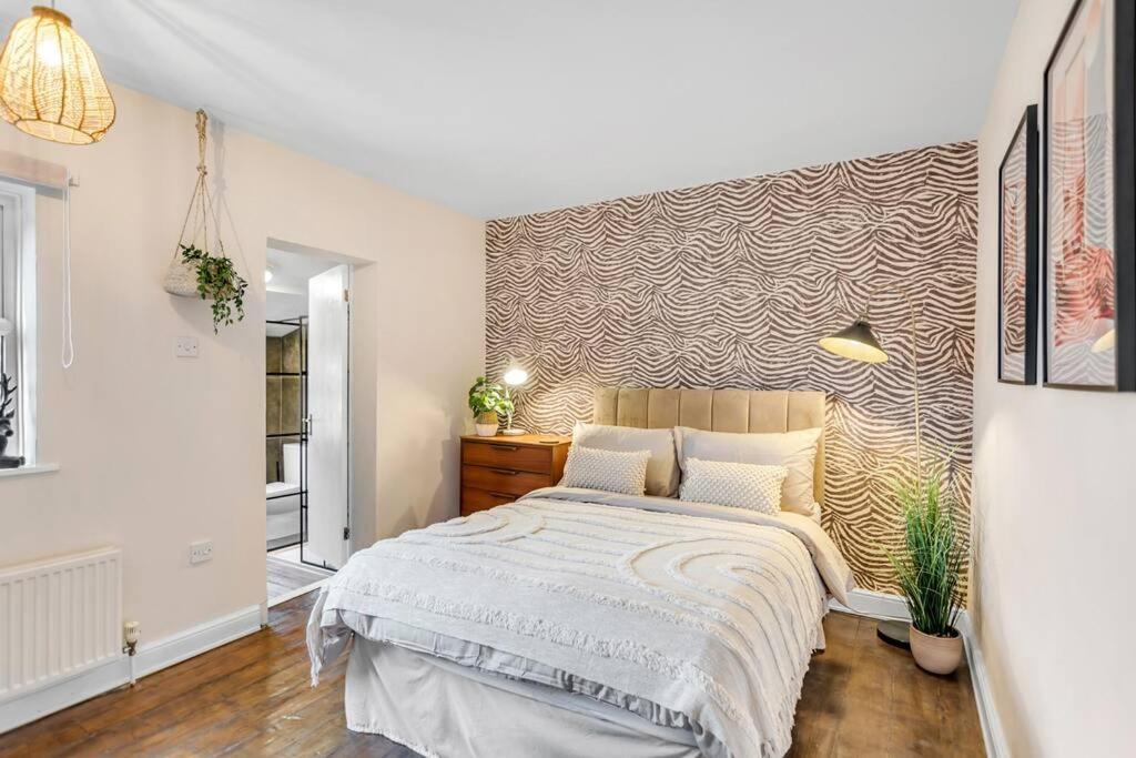 Stylish 2 Bed Centre House * Norwich