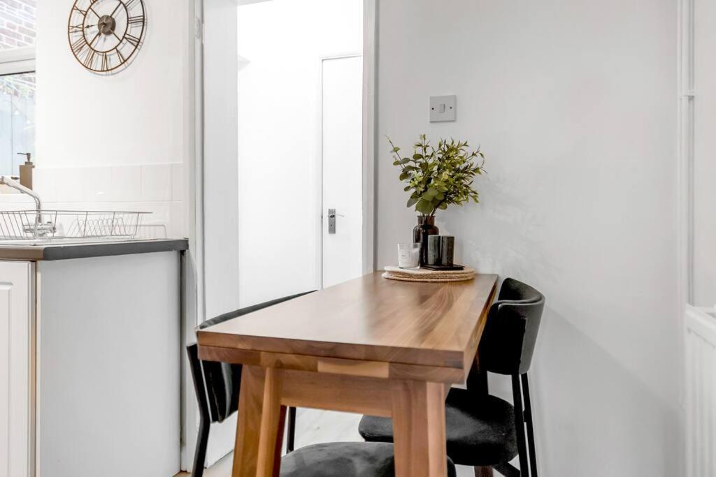 Holiday home Stylish 2 Bed Centre House *